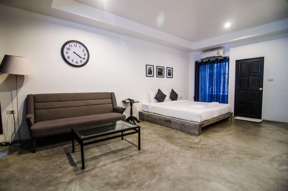 Chic Boutique Hotel Phuket Bagian luar foto