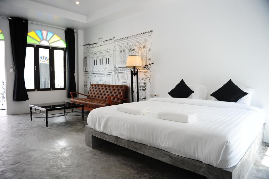 Chic Boutique Hotel Phuket Bagian luar foto