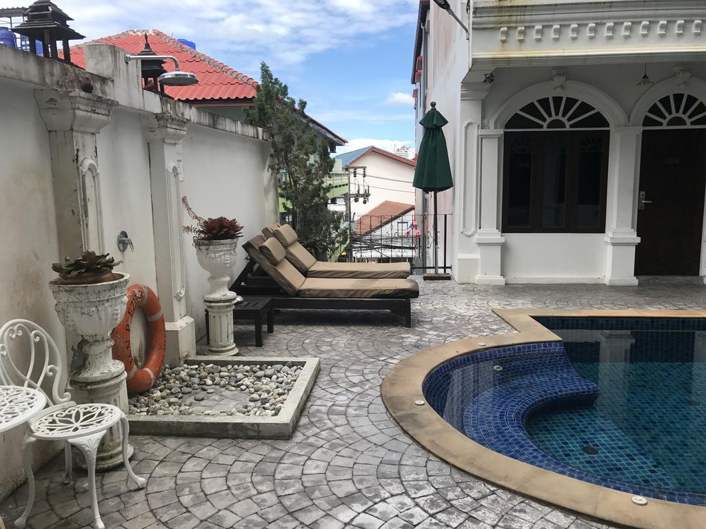 Chic Boutique Hotel Phuket Bagian luar foto