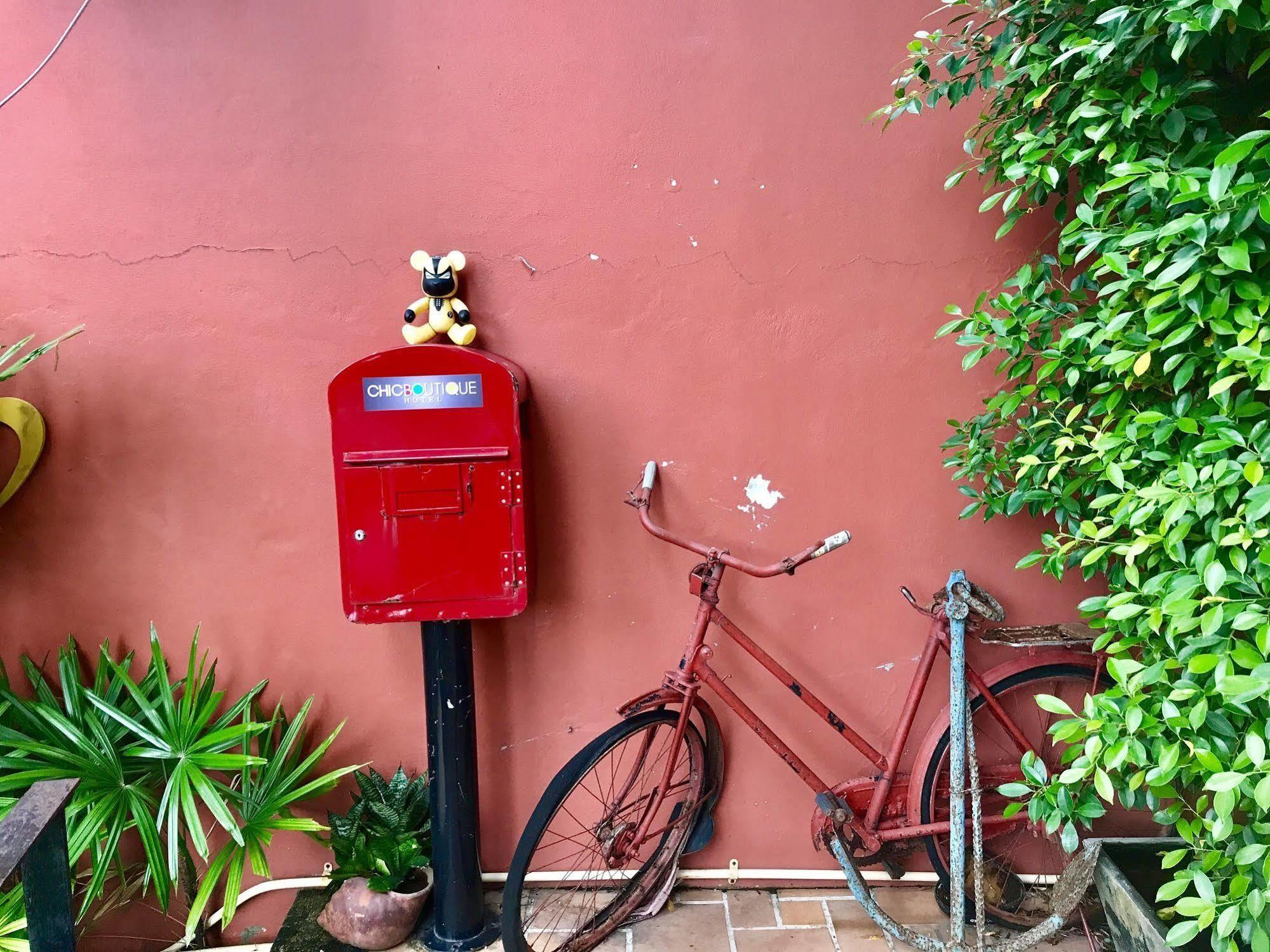 Chic Boutique Hotel Phuket Bagian luar foto
