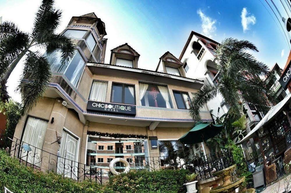 Chic Boutique Hotel Phuket Bagian luar foto